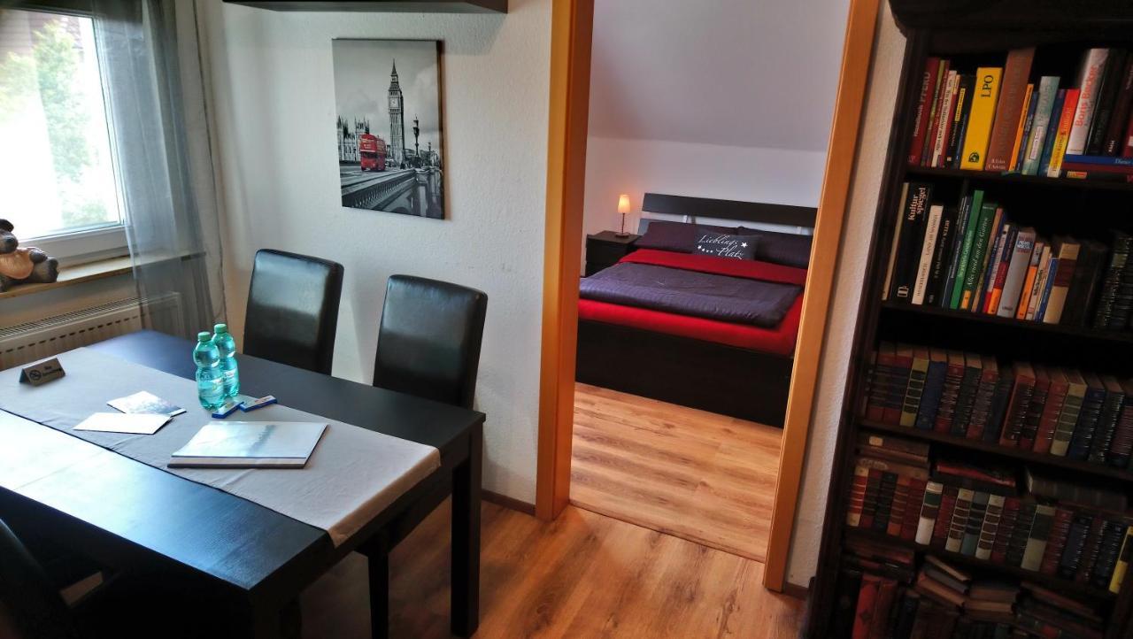 Private Zimmer Bei Der Weser-Ems-Halle Oldenburg Buitenkant foto